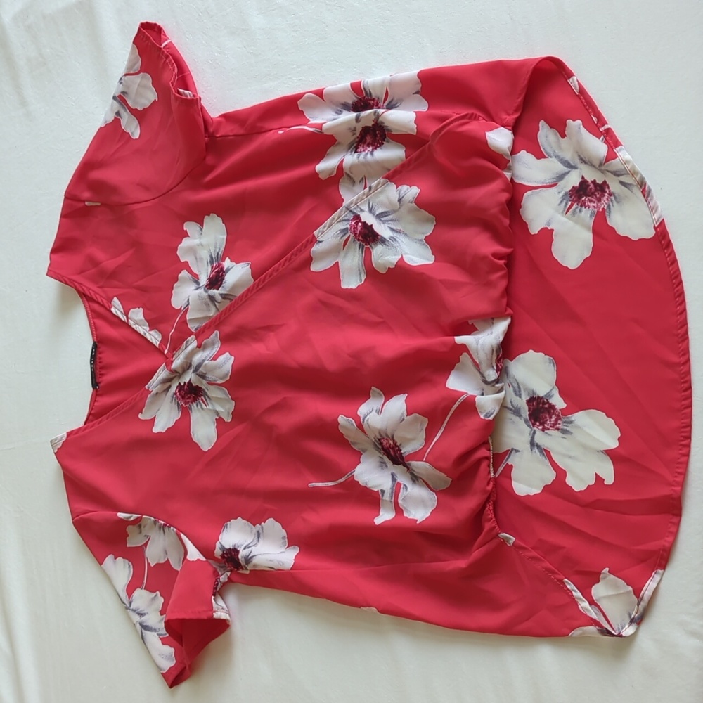 West Kei Red Hawaiian floral blouse size small